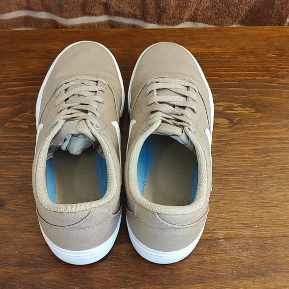 Nike Men's Beige and White skateboard Sneakers - Picture 2 of 7